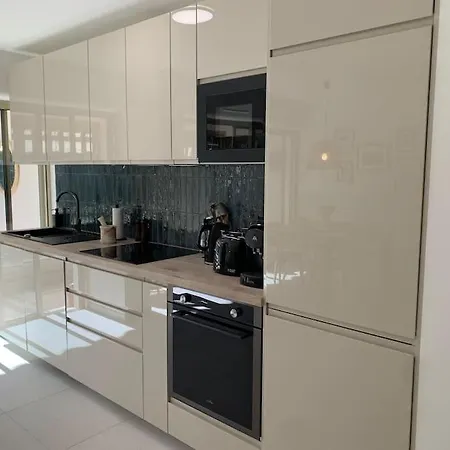 Superbe 70m2 Avec Terrasses, Proche De La Sainte-Maxime